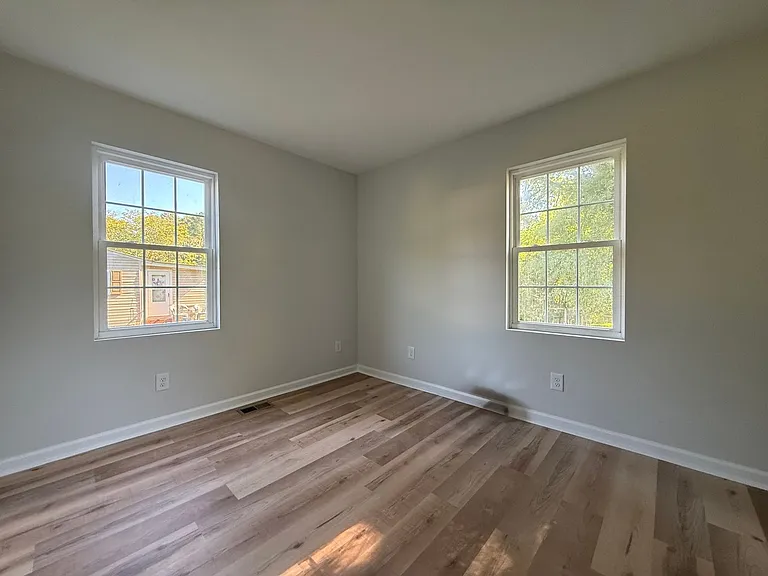 426 Atkins Ave — Photo 6