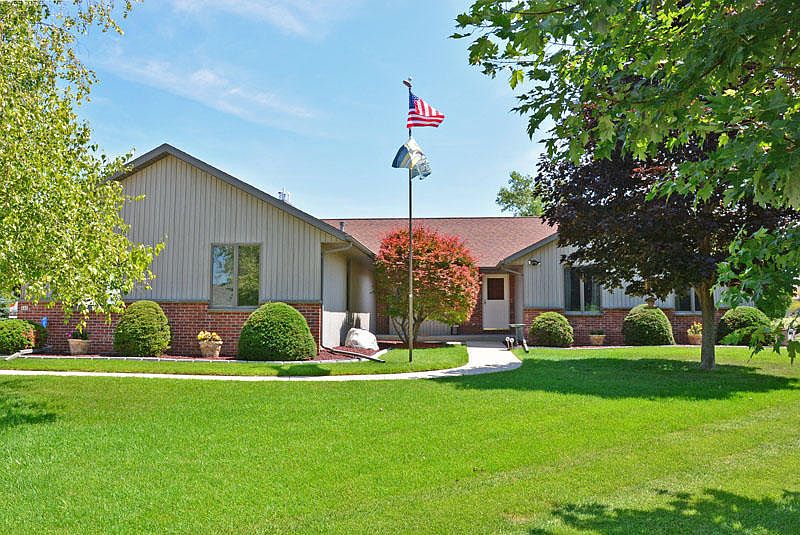 1st image of 446 Skyhawk Ct
