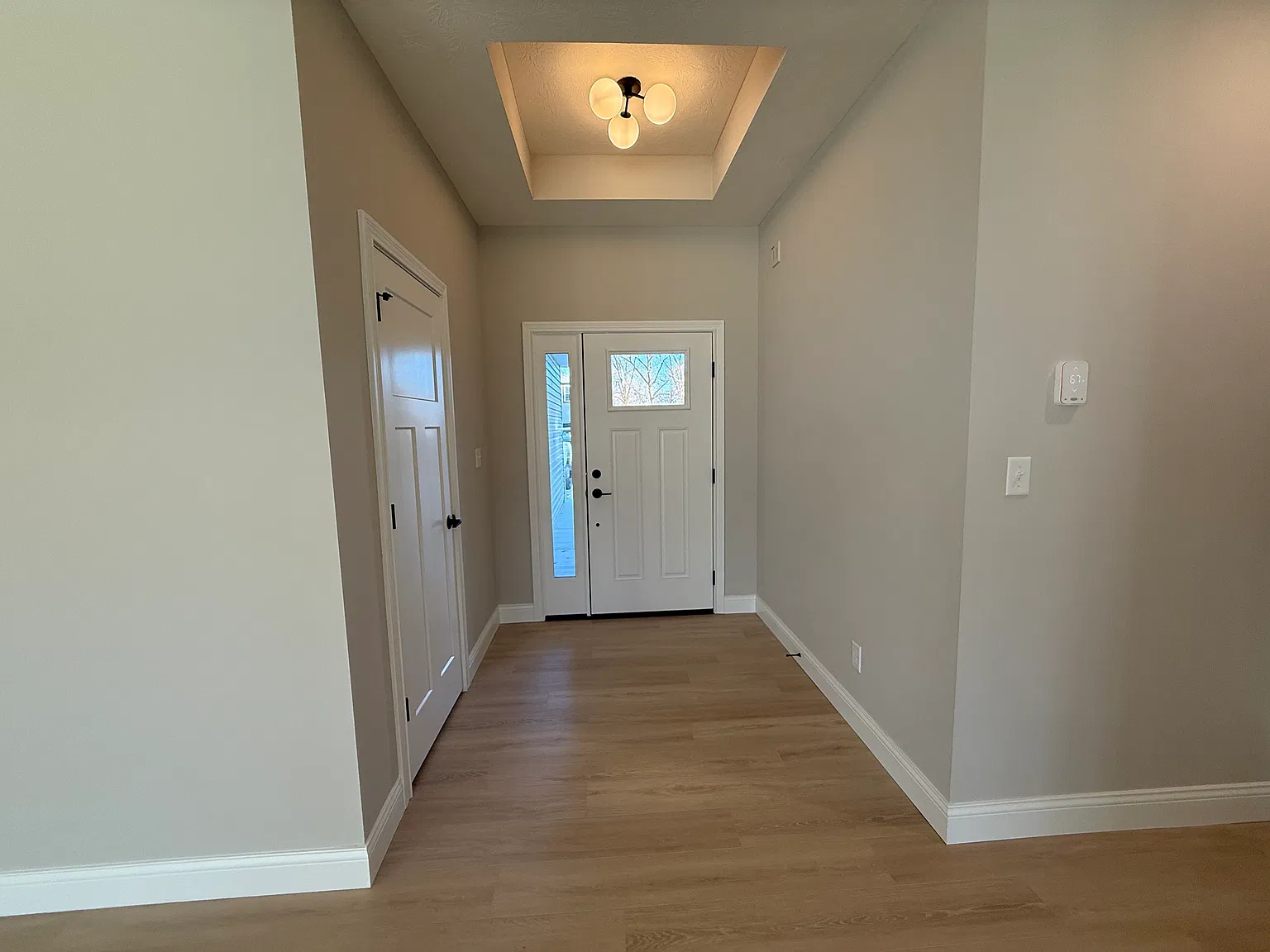 2304 Robinhood Ln — Photo 3