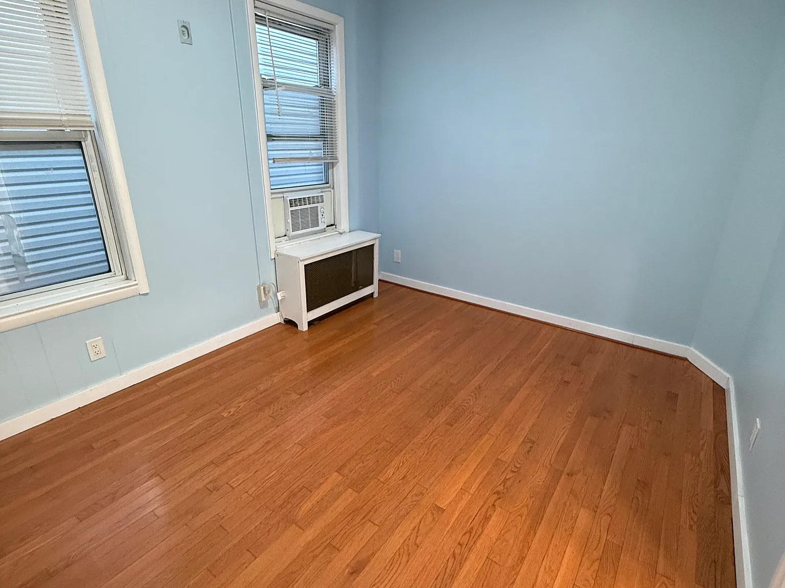 3 bed, 850 sqft, $2,800 — Photo 4