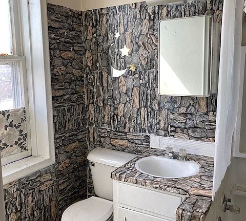 4th image of 375 N Walnut St #2