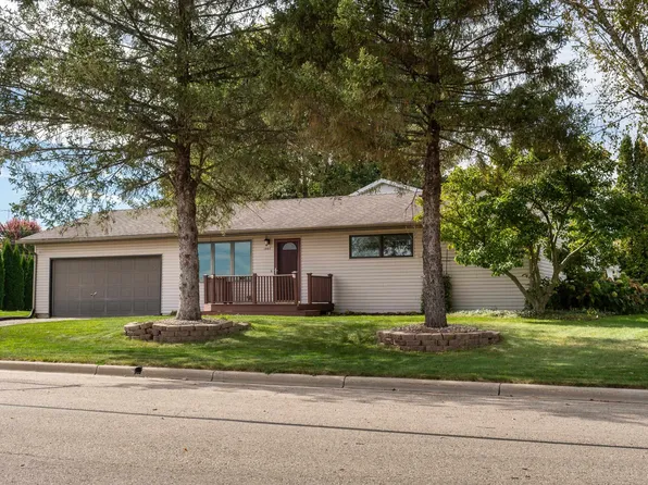 1602 Hall St, Black Earth, WI 53515