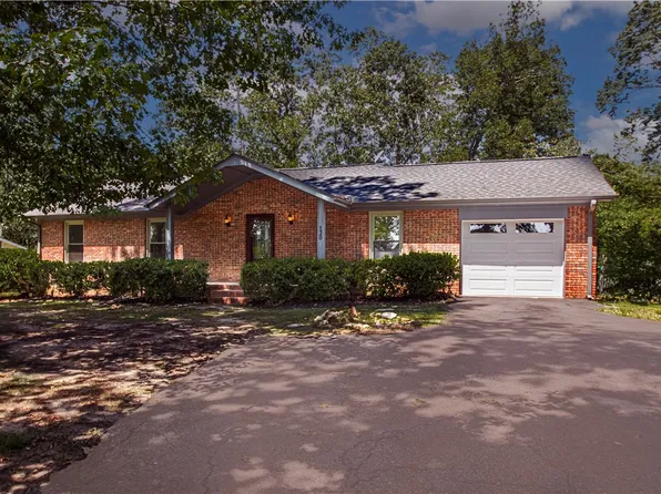 120 Pineview Dr, Easley, SC 29642