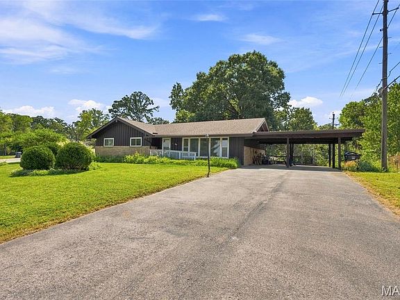 3rd image of 30 Fernwood Ln