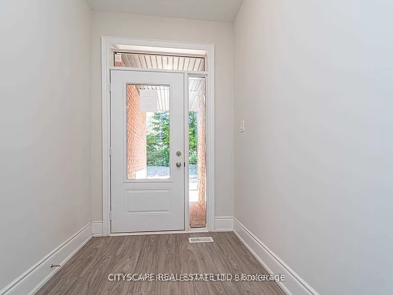 565 Wedgewood Dr — Photo 2