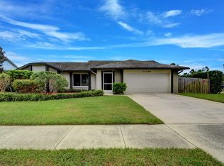 12316 Sannenwood Ln, Wellington, FL 33414