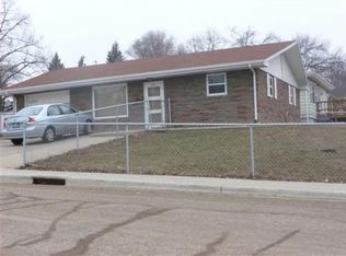 200 7th St NW, Mandan, ND 58554