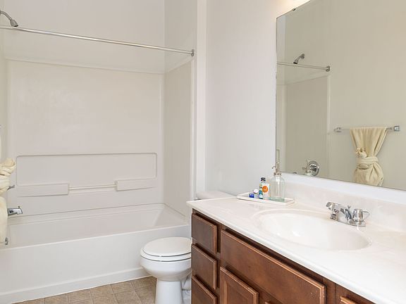2nd image of 707 E North St Unit 305