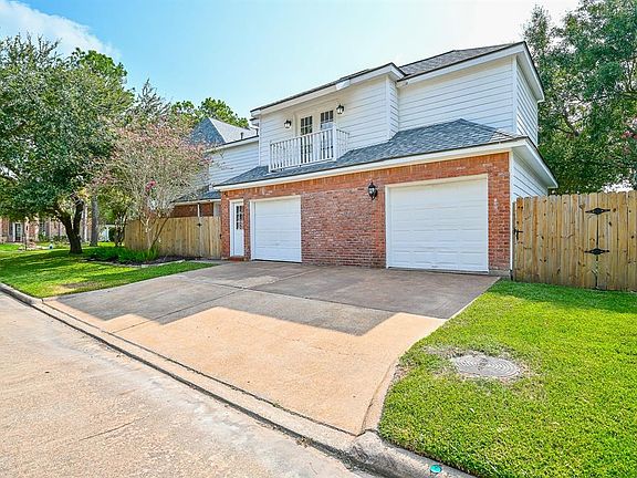 2nd image of 24702 Plympton Dr