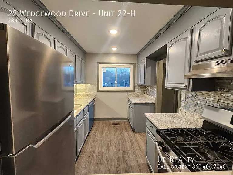 22 Wedgewood Dr #22-H — Photo 4