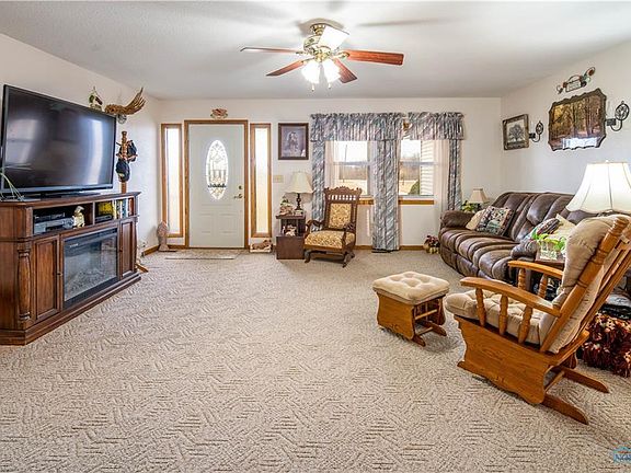 4th image of 3830 W Lakeshore Dr