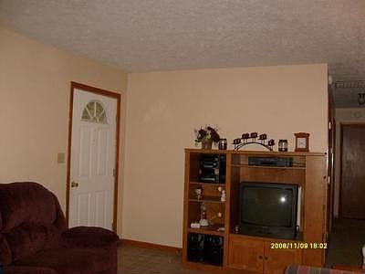 5th image of 905 N Morton Ave