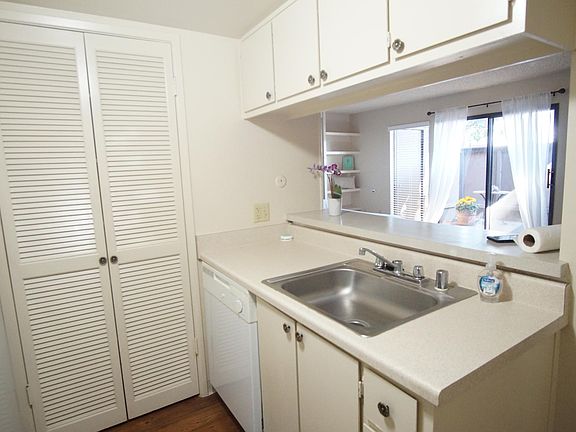 5th image of 931 Fulton Ave APT 433