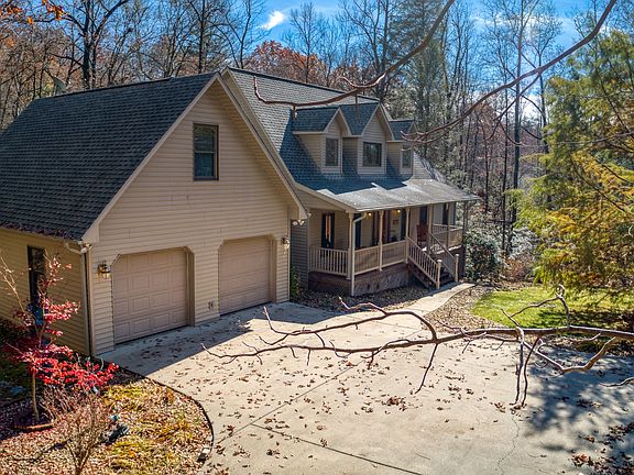 Level driveway...a rarity!