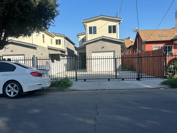 1677 E 111th St, Los Angeles, CA 90059