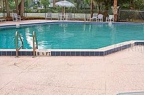 3rd image of 2001 Northlake Dr