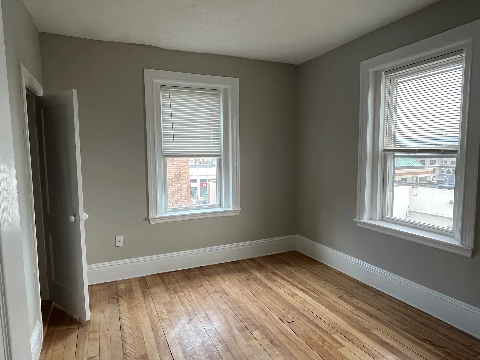 5 bed, $4,200 — Photo 4