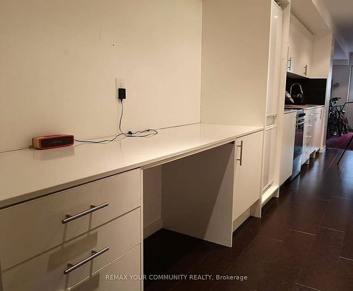 Toronto Townhouse for rent - 1 Bedroom — photo 6