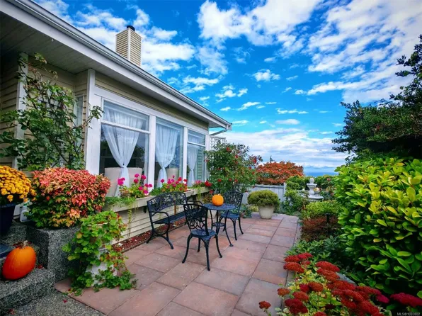 3653 Glen Oaks Dr, Nanaimo, BC V9T 5L3