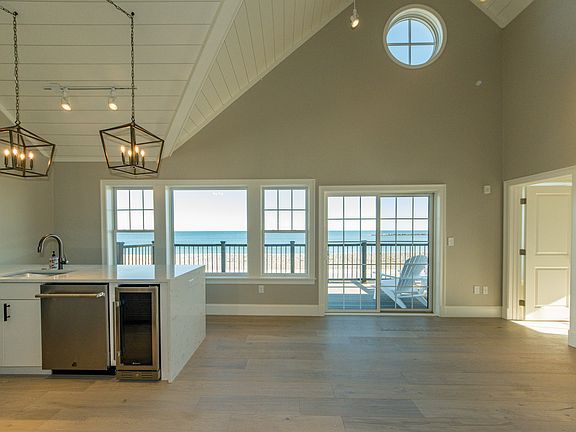 3rd image of 176 Winthrop Shore Dr #2