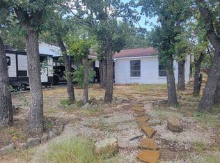 106 Sycamore Ct, Runaway Bay, TX 76426