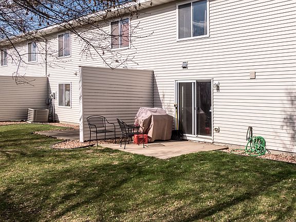 2nd image of 1529 Chartreux Ave