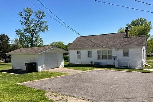 2nd image of 921 E Rodney Dr