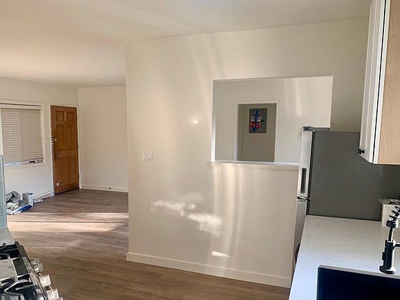 3rd image of 1942 Holly Dr #5