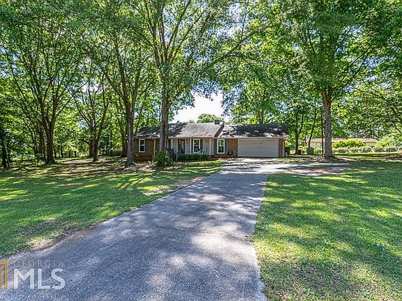 3rd image of 130 Brierwood Ct