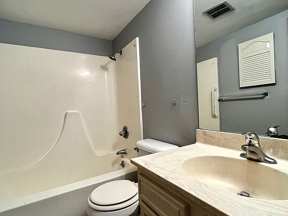 5th image of 611 S 20th St #2