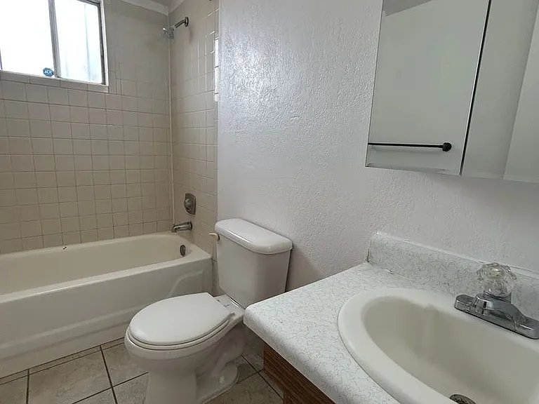 2763 N Edith Blvd — Photo 12