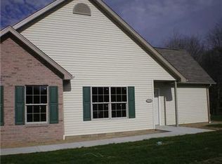 1123 Timberwood Dr, Beaver Falls, PA 15010