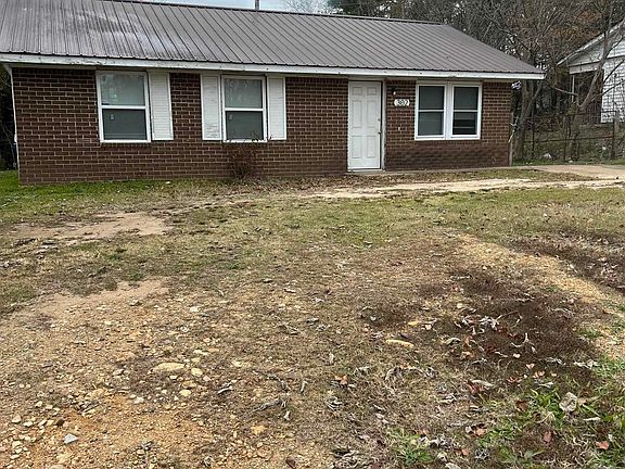2nd image of 302 Dwain St