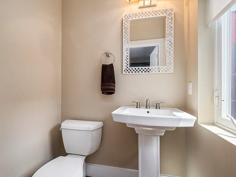 1308 Bradish St — Photo 16