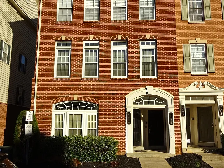 328 Munahan Cir #B — Photo 1