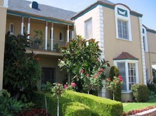 1061 Carmona Ave, Los Angeles, CA 90019
