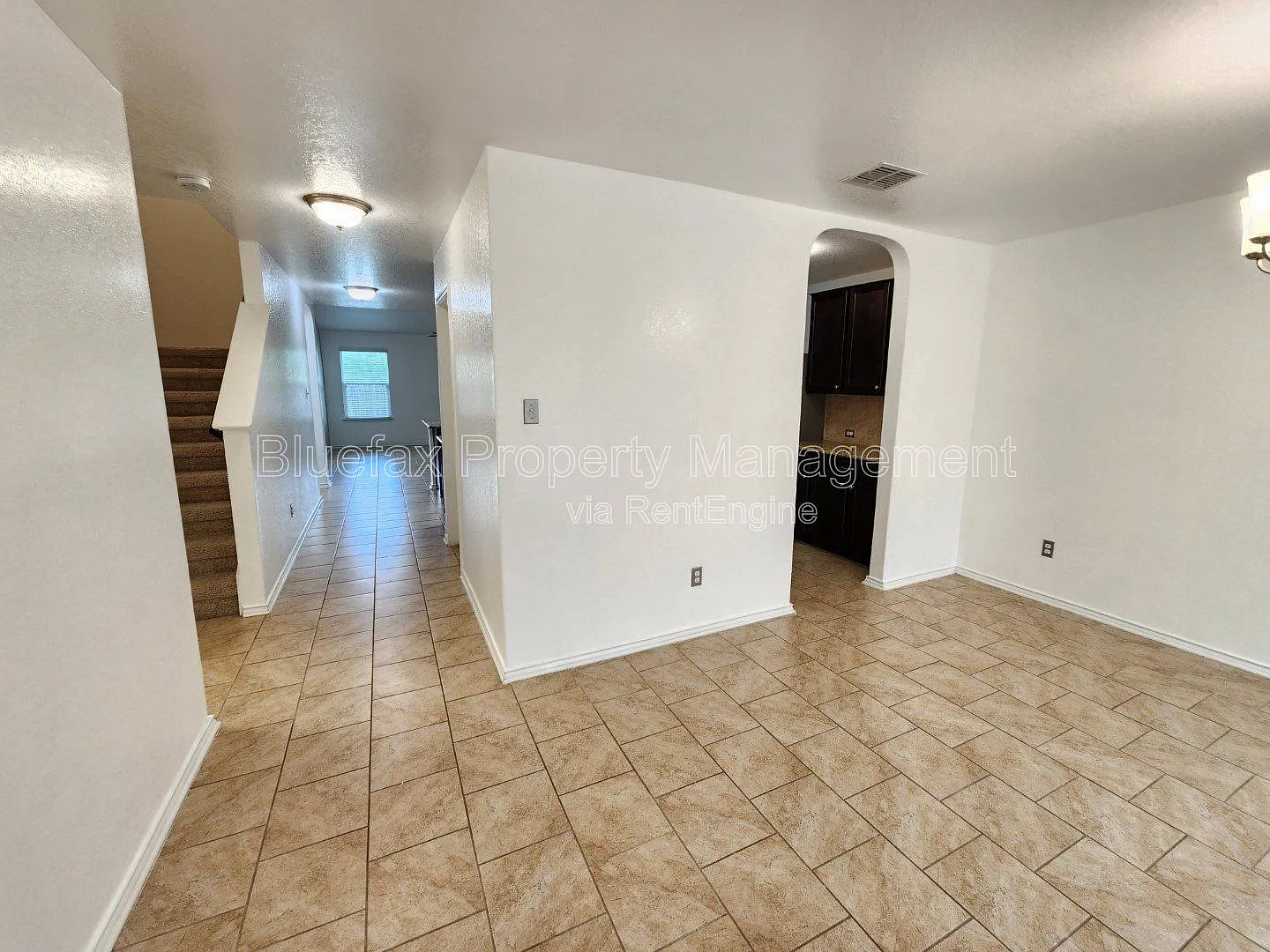 5 bed, 2.5 bath, 2544 sqft, $1,950 — Photo 4