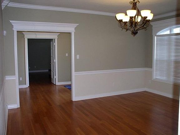 3rd image of 2402 Sugar Creek Cir