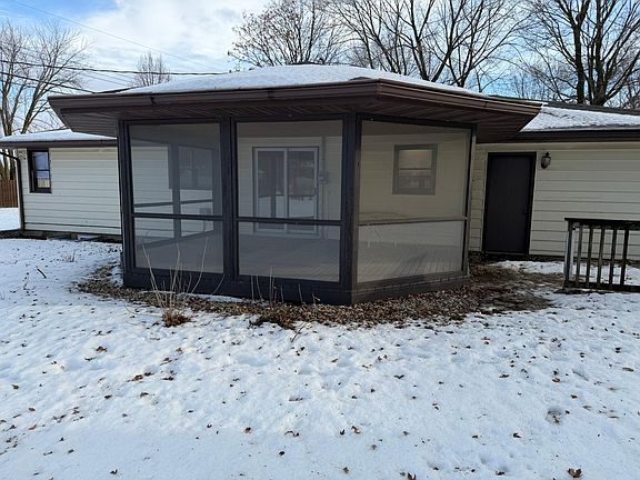 5th image of 1006 Rosehill Dr