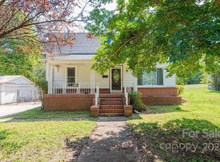 1819 2nd Ave SW, Hickory, NC 28602