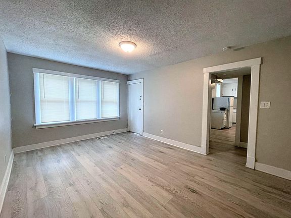 3rd image of 400 E Sherman St #3