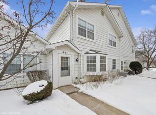 441 N Cambridge Dr, Palatine, IL 60067