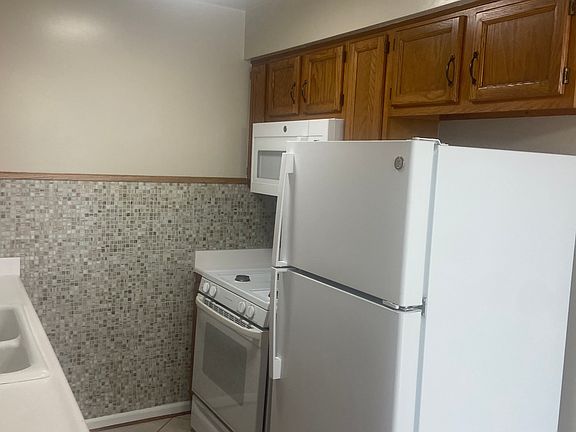 4th image of 27759 Carini Villa St