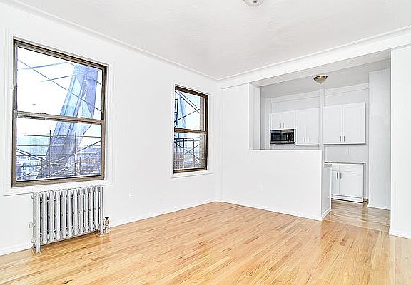 4th image of 3569 Broadway APT 6B