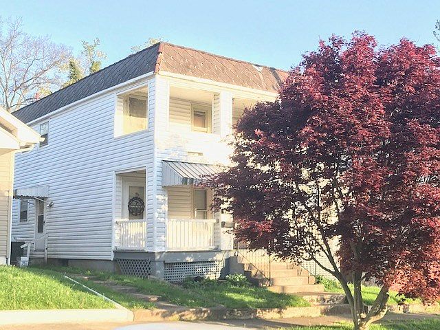 2nd image of 305 Commerce St