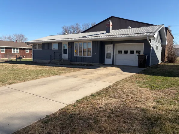 307 9th St, Springfield, SD 57062