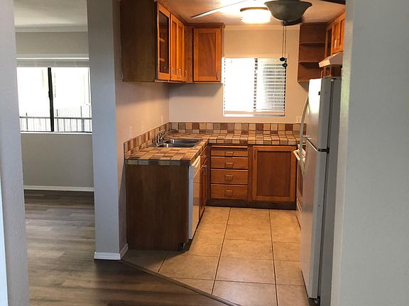 2nd image of 3535 Monroe Ave Unit 10