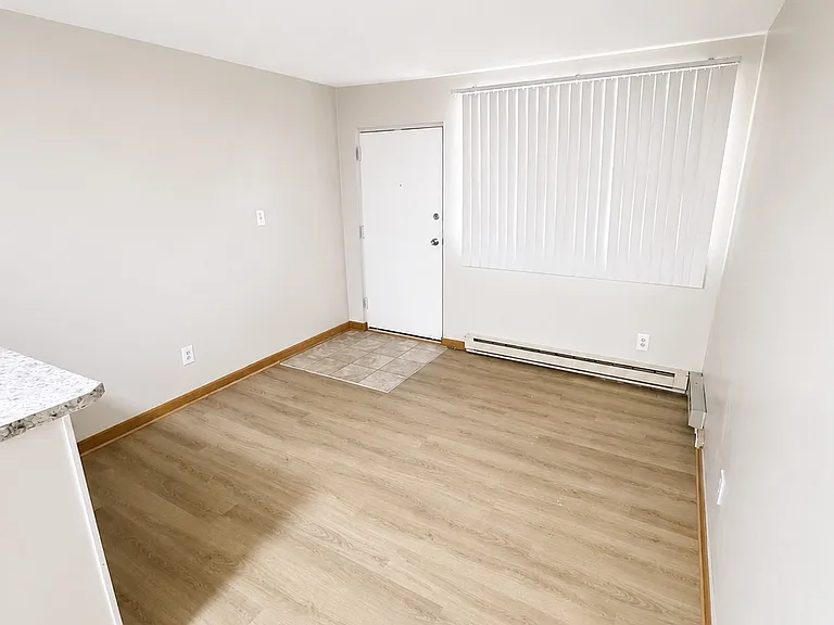 953 Azalea Ct #5 — Photo 1
