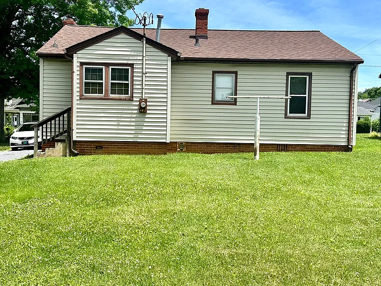 320 Gay St — Photo 10