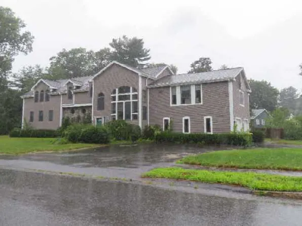 524 Coronation Dr, Franklin, MA 02038